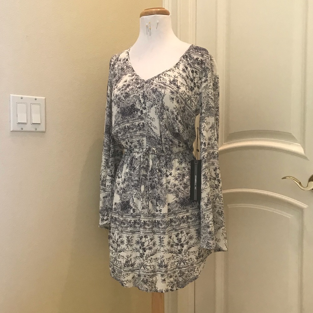 NWT O’Neil Casual drawstring navy/ivory dress